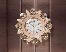 Có nên treo đồng hồ đối diện cửa ra vào?