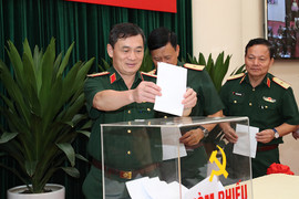 Lấy phiếu tín nhiệm 6 Phó Tổng Tham mưu trưởng Quân đội nhân dân Việt Nam
