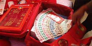 Liên tục tổ chức đám cưới cho con trai để nhận quà, giám đốc bị bắt