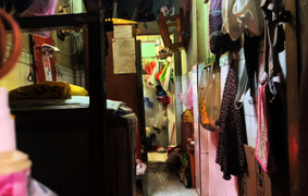 Cuộc sống 'không ánh mặt trời' trong khu nhà siêu nhỏ ngay trung tâm TP.HCM