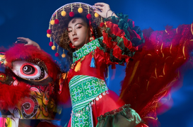 Mẫu nhí Khánh Vân khoe thần thái chuẩn 'model'