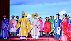 Biểu diễn vở opera kỷ niệm 50 năm quan hệ ngoại giao Việt Nam - Nhật Bản