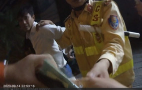 Khởi tố tài xế vi phạm nồng độ cồn kịch khung, chống đối CSGT