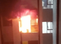 Cháy căn hộ chung cư nghi do màn pháo hoa ăn mừng đêm hội Trung thu