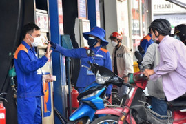 Giá dầu WTI, dầu Brent tiếp tục hạ nhiệt
