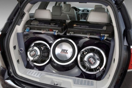 Có nên độ loa ô tô tháo từ xe sang?