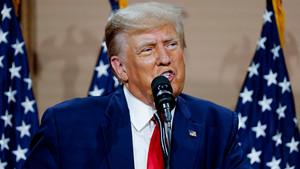 Ông Trump thông báo sẽ ra tòa để 'giành lại tên tuổi'