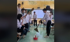 Gay cấn với giải golf mở rộng trong lớp học 
