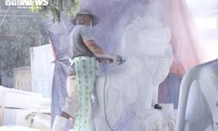 Dân ngộp thở vì cảnh ‘nắng bụi trắng trời, mưa lầy bùn’ ở làng đá Non Nước