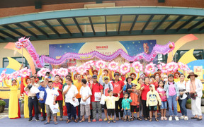 Sun World dành tặng hàng trăm món quà cho những vị khách đặc biệt dịp Trung thu