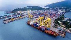 Kinh tế trên đà phục hồi, giao thương tấp nập cuối năm 2023