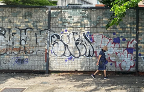 Nạn vẽ bậy ngập tràn đường phố, công trình ở trung tâm TP.HCM