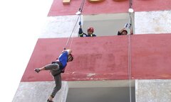 Người Đà Nẵng học đu dây, thoát nạn bằng xe thang khi xảy ra cháy nhà cao tầng