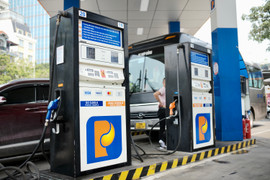 Giá xăng dầu hôm nay 7/10: Tăng nhẹ, giá dầu kết thúc một tuần rơi tự do