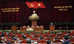Toàn cảnh phiên bế mạc Hội nghị Trung ương 8 khoá XIII