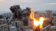 Israel oanh tạc loạt địa điểm ẩn náu của Hamas 