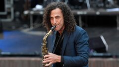 Huyền thoại saxophone Kenny G sang Việt Nam biểu diễn