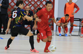 Đánh bại Hàn Quốc, tuyển futsal Việt Nam giành ngôi đầu bảng