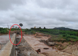 Hiện trường vỡ đê thủy điện Ia Glae 2 ở Gia Lai