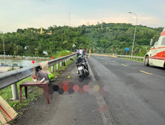 Đã tìm được ô tô đầu kéo va chạm với xe máy khiến 2 người thương vong ở Phú Yên