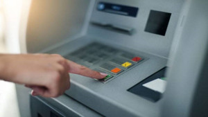 Phải làm sao khi nhập sai mã PIN ATM ba lần khiến thẻ bị khóa? 