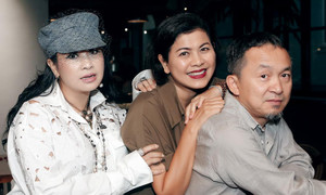 Sao Việt 15/10: Diva Thanh Lam thân thiết bên vợ mới của Quốc Trung