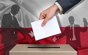 Ba Lan tiến hành bầu cử trong bối cảnh xung đột mạnh mẽ giữa các đảng phái