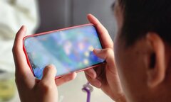 Du học sinh nghiện game đến loạn thần, chỉ mơ giải cứu hành tinh