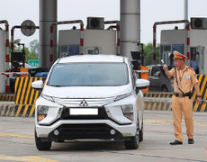 Bật xi nhan đúng cách để tránh bị phạt