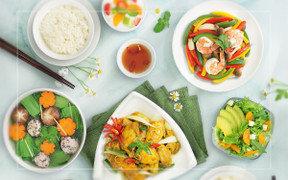 Thói quen chan canh vào cơm có tốt cho sức khỏe?