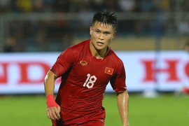 Phạm Tuấn Hải: Sân nhân tạo rất dễ gây chấn thương