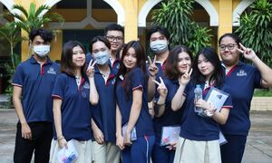 Con gái học khối C nên thi ngành gì dễ xin việc?