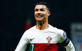 Ronaldo lập cú đúp, Bồ Đào Nha chắc ngôi đầu vòng loại EURO 2024