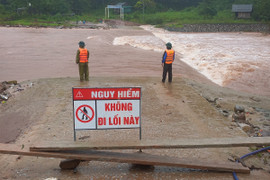 Thủ tướng yêu cầu dự trữ lương thực đề phòng mưa lũ gây chia cắt nhiều ngày