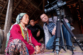 Nhà thám hiểm National Graphic cùng sinh viên lên núi làm nghiên cứu khoa học