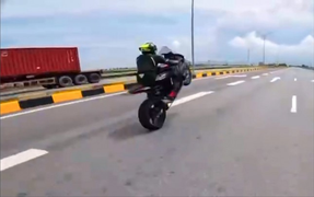 Xử lý nhóm ‘phượt’ chạy xe gần 300km/h, bốc đầu trên đảo Cát Bà