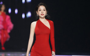 Bị nhận xét 'cái gì cũng biết, cũng làm nhưng không xuất sắc', Chi Pu nói gì?