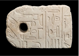 Đang bơi trên biển, bất ngờ phát hiện vật thể hơn 3.000 tuổi