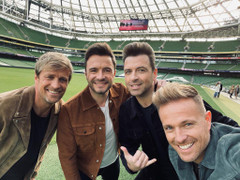 Nhóm Westlife tổ chức thêm một đêm diễn tại Việt Nam