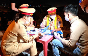 Ủy quyền nộp phạt vi phạm giao thông cần có giấy tờ gì?