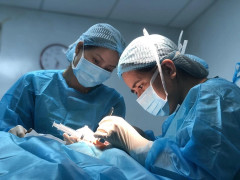 Nữ bác sĩ nhớ về ca mổ đặc biệt đầu tiên - phẫu thuật cứu bố chấn thương sọ não