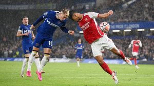 Chelsea 2-2 Arsenal: Đánh rơi chiến thắng