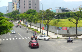 Không được lùi ô tô trong trường hợp nào?