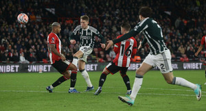 Man Utd nhọc nhằn đánh bại Sheffield Utd
