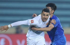 VAR vào cuộc, Nam Định thắng kịch tính trước Quảng Nam