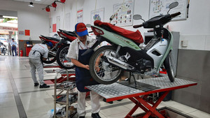 Vì sao bấm nút đề nhưng không khởi động được xe máy?