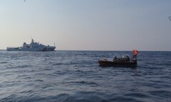 Tàu Cảnh sát biển cấp cứu kịp thời ngư dân bị tai biến ở Trường Sa