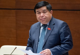 'Áp lực hoàn thành mục tiêu tăng trưởng bình quân 5 năm rất lớn'