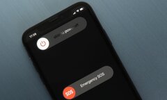 Tại sao nên tắt nguồn smartphone vài phút mỗi ngày?