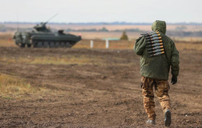 Quân Nga ở Ukraine nhận 15.000 tấn đạn dược, nhiên liệu mỗi ngày